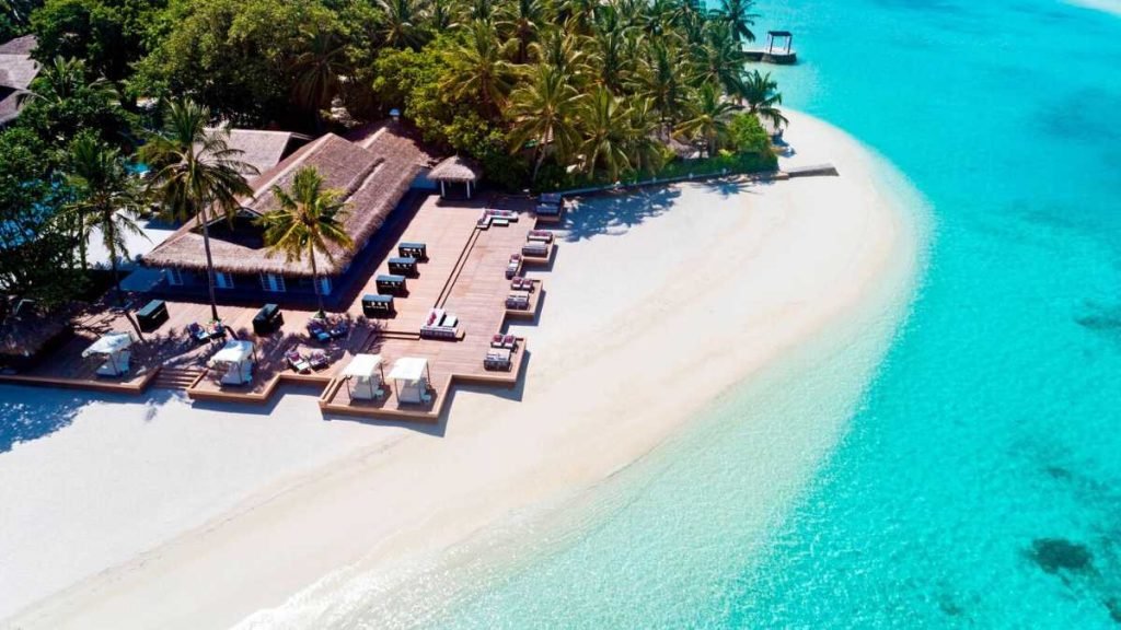 Indulge in Luxury Sheraton Maldives Full Moon Resort & Spa's National Day Packages Await!