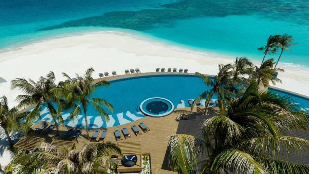 From Barres to Beaches: Unveiling the Baa Atoll Ballet Retreat