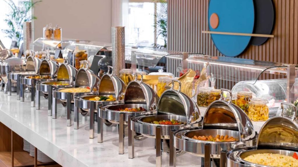 Discover Radisson Hotel Riyadh Airport, your haven for luxury, leisure, and unforgettable experiences. Explore our fantastic F&B deals, stay offers, and family activities this October.