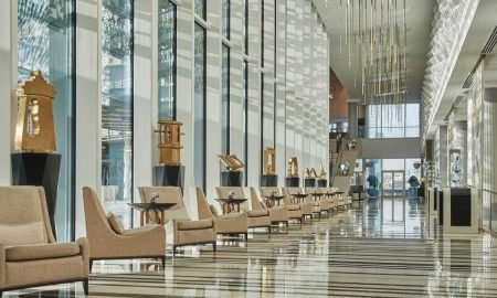 A Golden Heart In The Heart Of Abu Dhabi Lorenzo Quinn’s Masterpiece Lands At Four Seasons